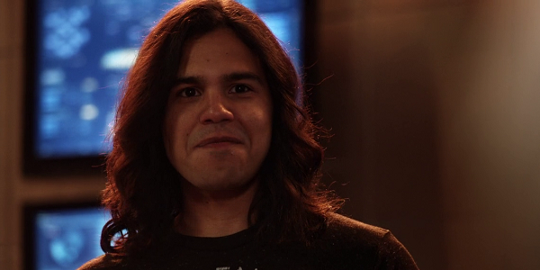 Is Cisco Leaving The Flash In Season 6 Carlos Valdes Clears The Air Cinemablend