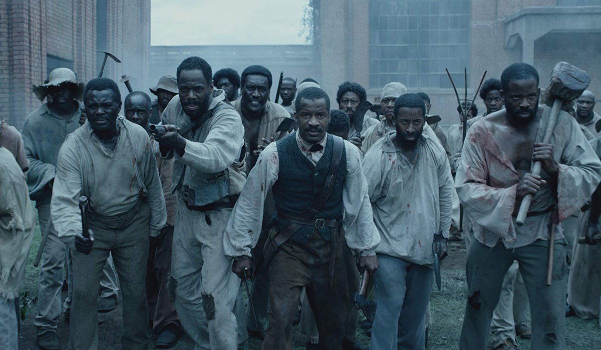 Birth of a Nation Nate Parker stands in the middle of a battle formation