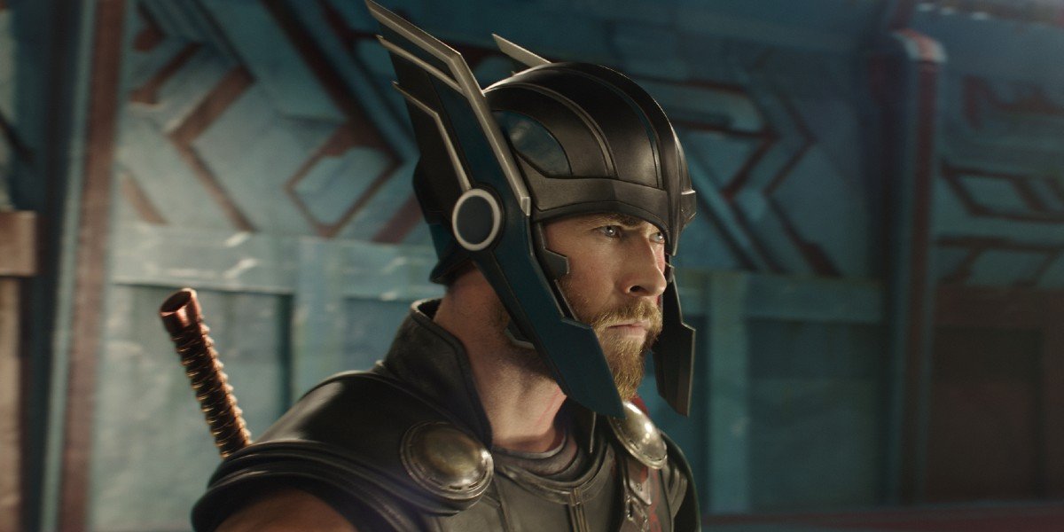 Thor (Chris Hemsworth) prepares for battle in Thor: Ragnarok (2017)
