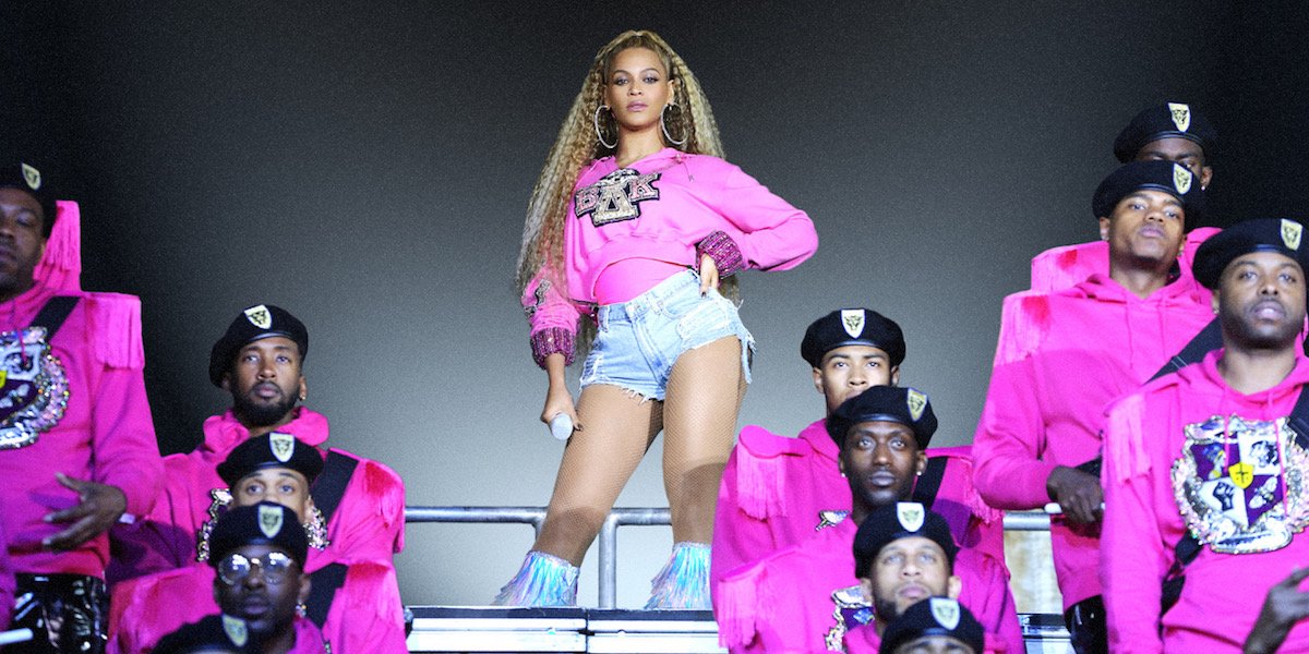 Beyonce Fans Think She Might Be Singing James Bond S No Time To