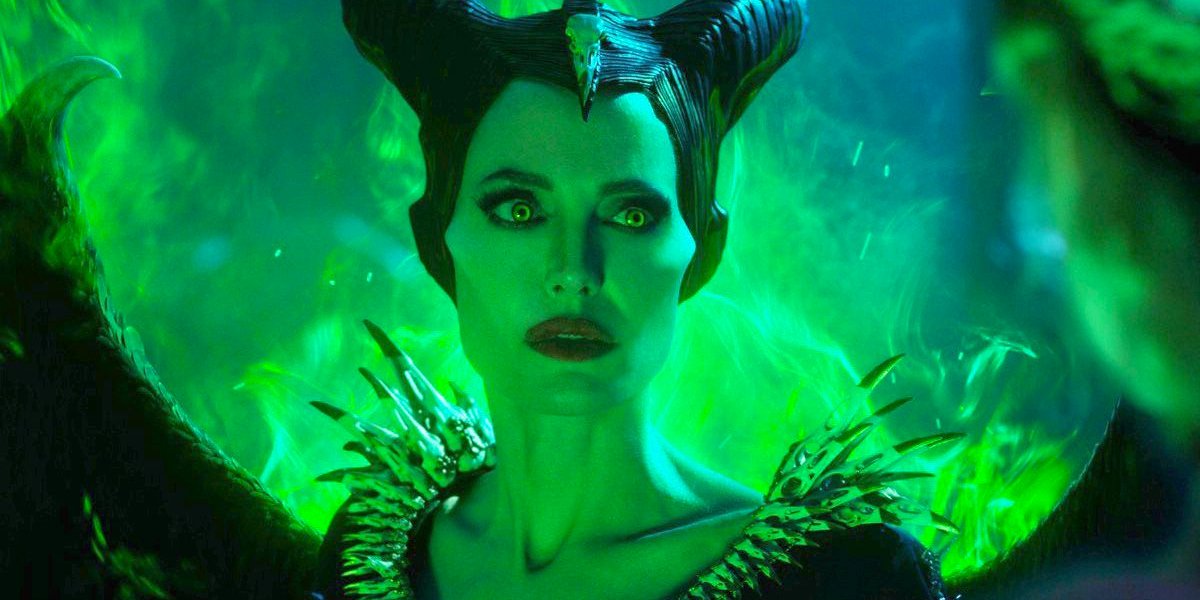 Maleficent glows green in Maleficent mistress of evil