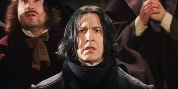 Cara Severus Snape memandang Quirinus Quirrell sebagai bekas luka Harry Potter