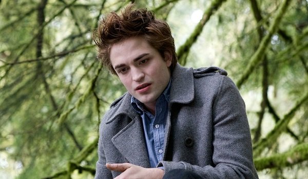 Robert Pattinson telah menyatakan ia tidak suka komitmen Dibalik Film-Film Superhero.