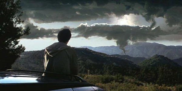 Waktu itu Christopher Nolan menyelamatkan Donnie Darko dari film langsung ke TV